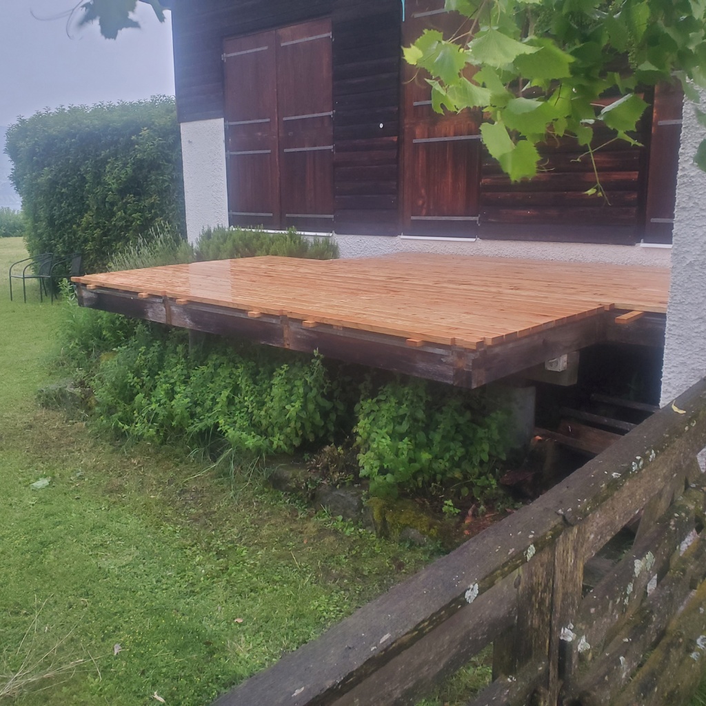 Neue Holzterrasse