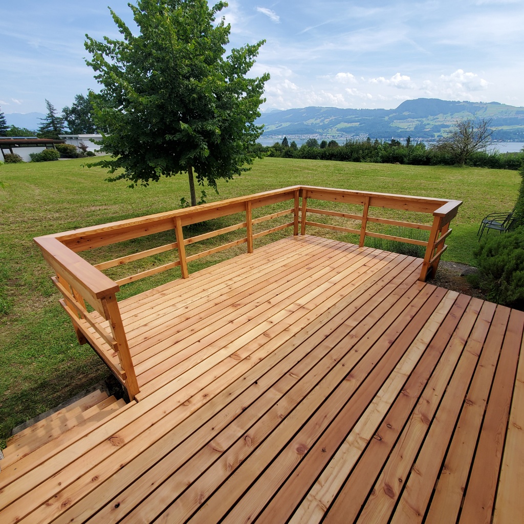 Neue Holzterrasse